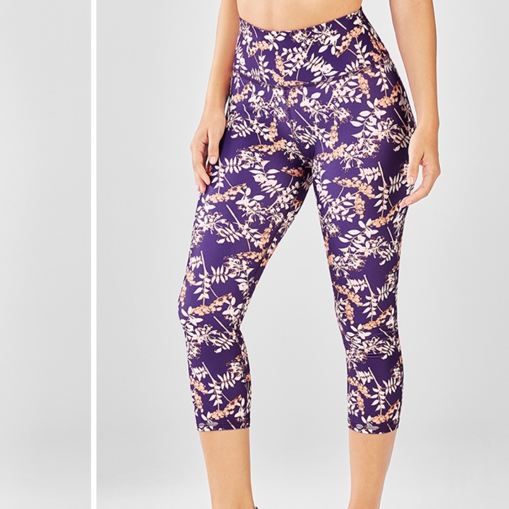 EUC Fabletics Define high-waisted crop leggings